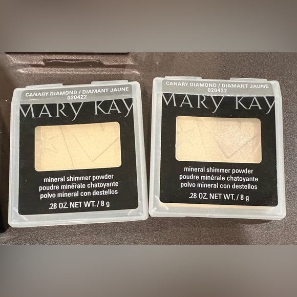 MaryKay Mini COMPACT (5) & medium (1) Unfilled Bundle + bonus makeup - Picture 6 of 10